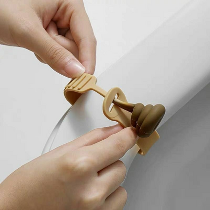 Toilet Lid Lifter 🚽💩